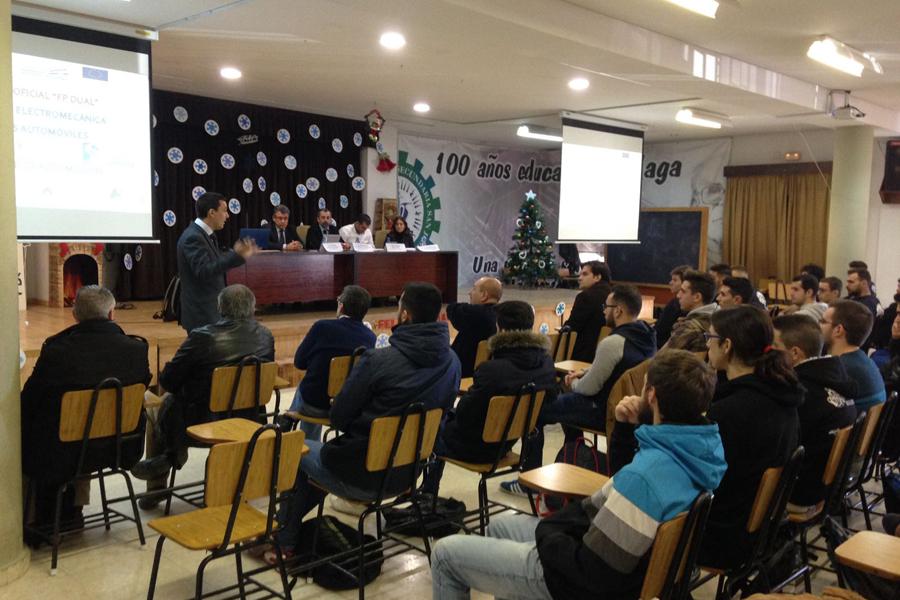 El Colegio San José presenta la "FP Dual" en los Ciclos de Mecánica