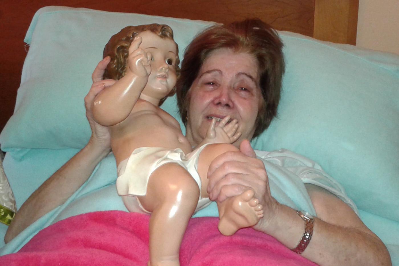 María Madre de Dios visita a los enfermos con el Niño Jesús