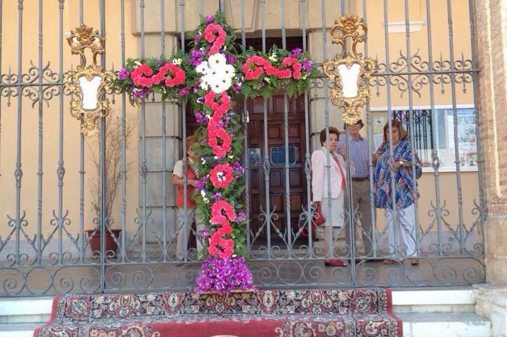 Cruz de Mayo en la Victoria y San Lázaro