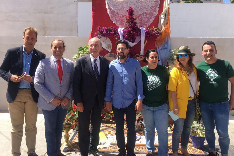 Cruz de Mayo en la parroquia de Nuestra Señora del Carmen, en El Perchel, Málaga // V. FLORES