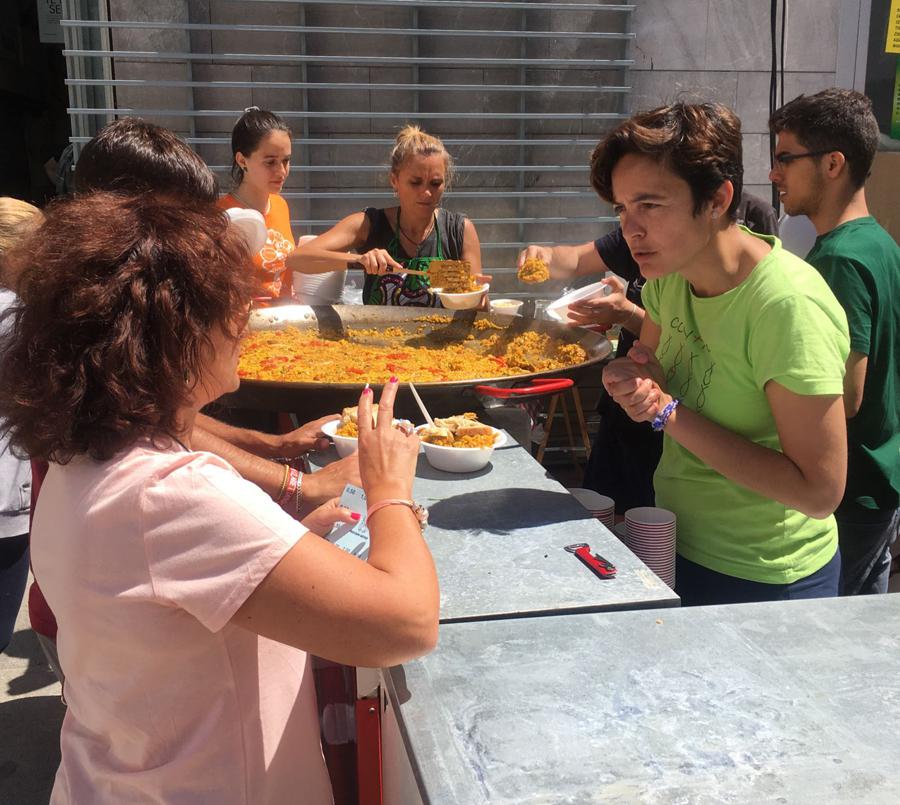 Cruz de Mayo en la parroquia de Nuestra Señora del Carmen, en El Perchel, Málaga // V. FLORES