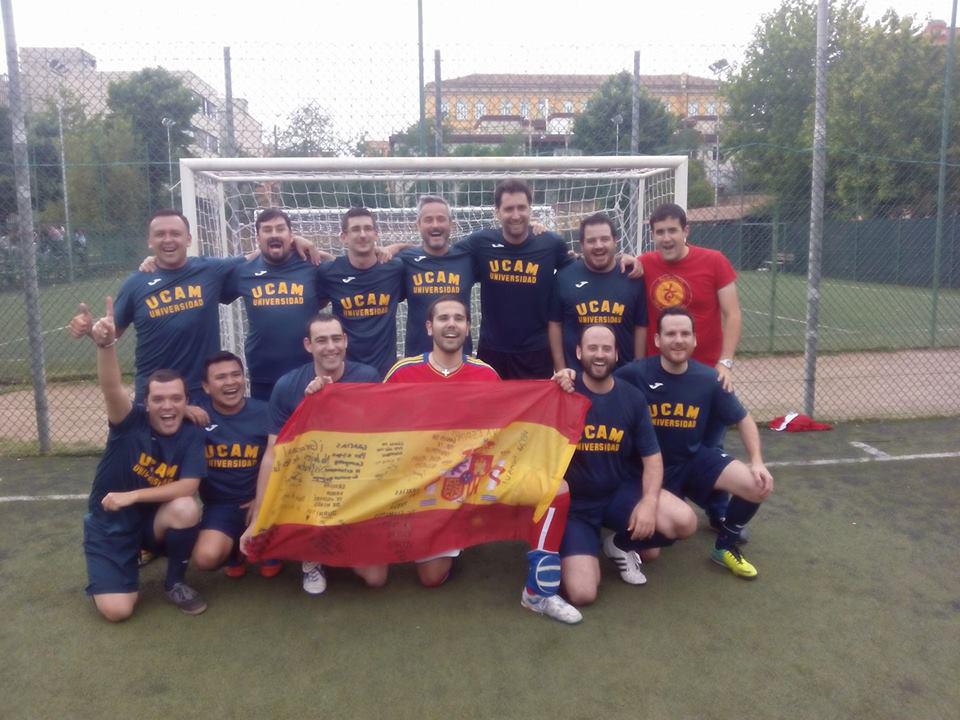 El Colegio Español es medalla de oro de la Amizicia, de fútbol-sala, en Roma// J.M. ORTIZ