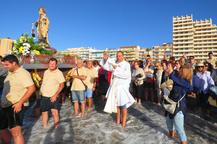 Los Boliches (Fuengirola) celebra a la Virgen del Carmen