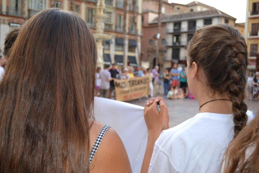 Los jóvenes del Lázaro participan del Círculo de Silencio