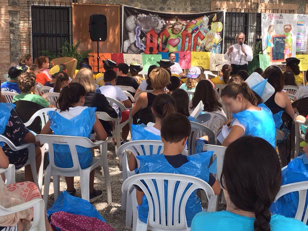 Don Jesús Catalá en los campamentos diocesanos