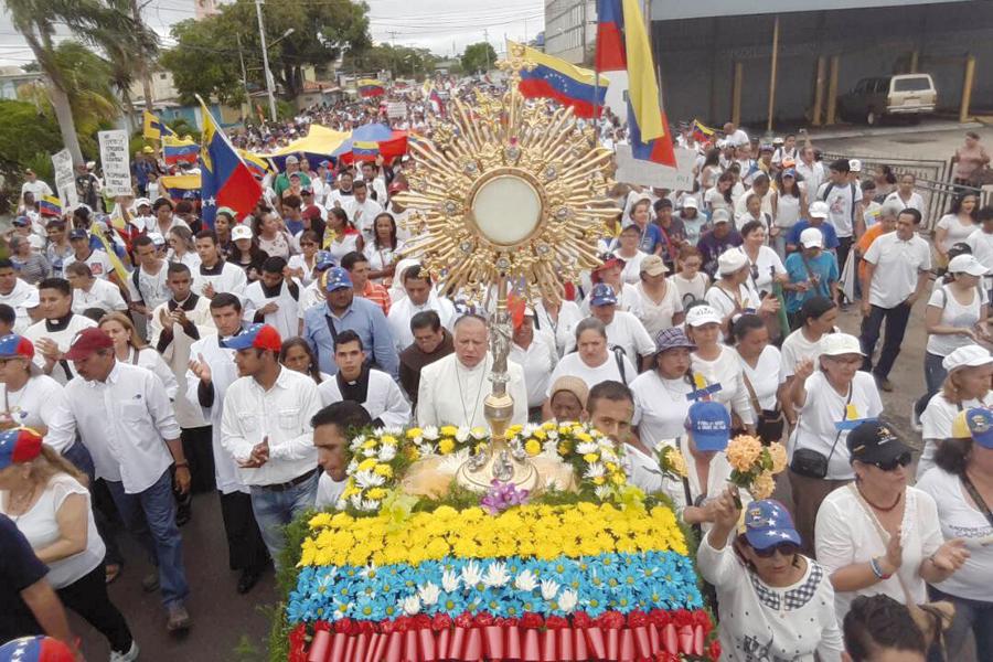 Manuel Lozano: «En Venezuela muere más gente que en una guerra»