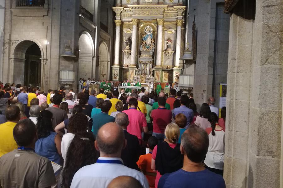 Encuentro de Laicos de Parroquia-III Asamblea General de la Acción Católica General // E. MARTÍN