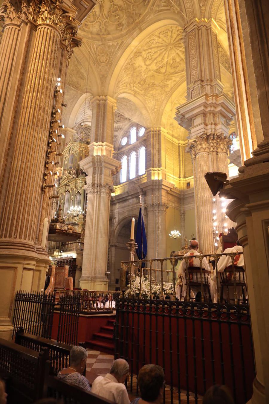 Misa en la festividad de Santa María de la Victoria, en la Catedral de Málaga // S. FENOSA