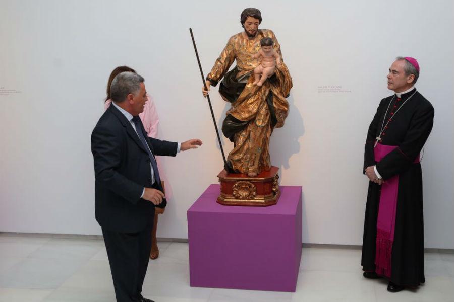 Momento de la visita guiada durante la inauguración// S.FENOSA