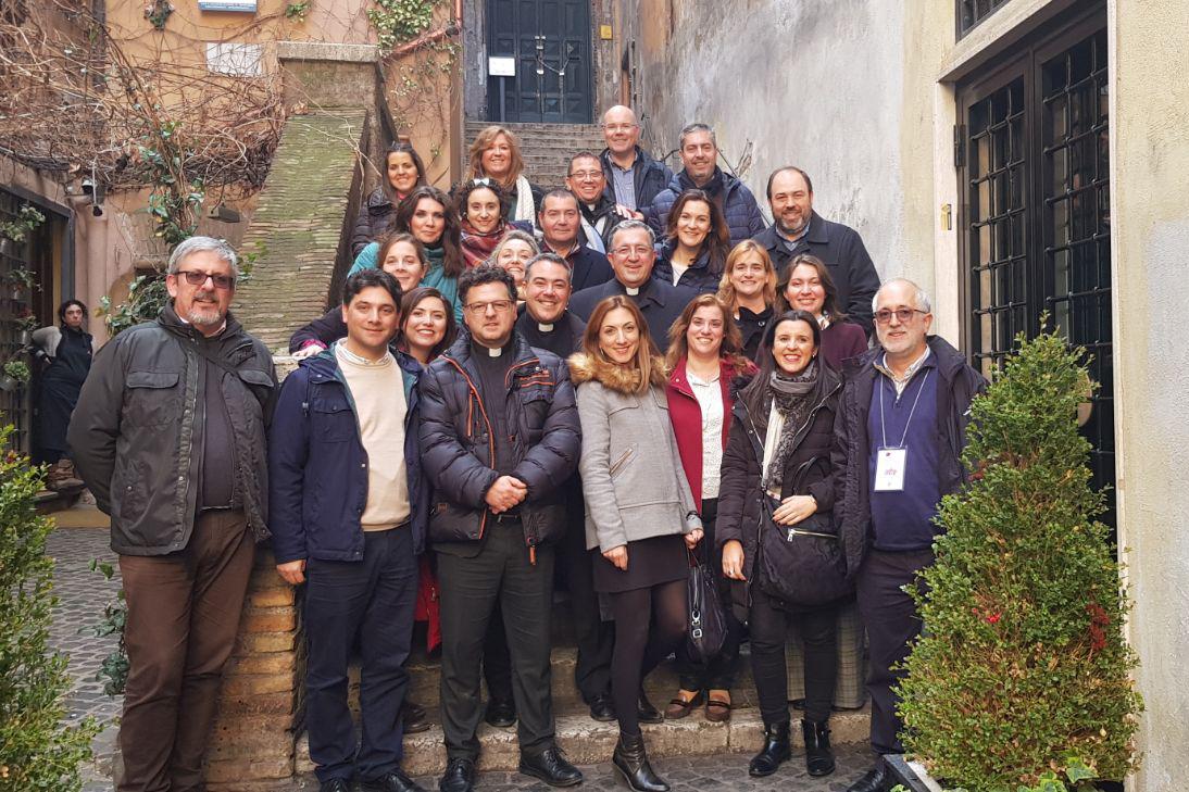 Comunicación católica y vida consagrada en El Espejo