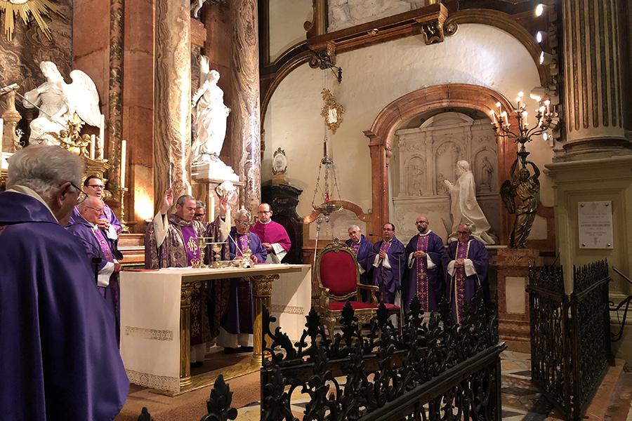 Misa por Monseñor Dorado Soto