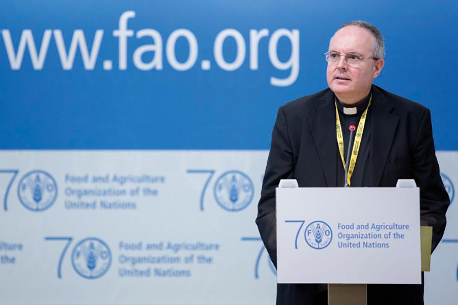 Mons. Fernando Chica:  «Con el hambre, el único número que vale es el cero»