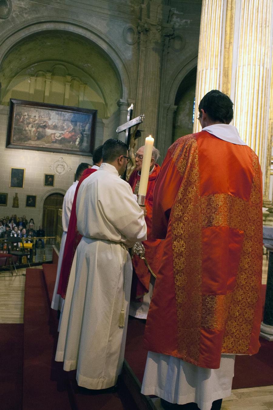 Celebración de la Pasión y Muerte del Señor en la Catedral el Viernes Santo // M. ZAMORA