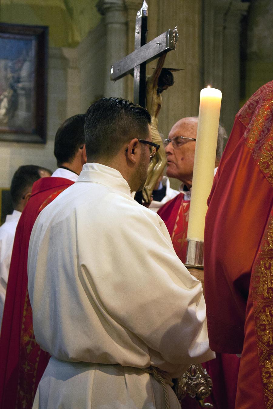 Celebración de la Pasión y Muerte del Señor en la Catedral el Viernes Santo // M. ZAMORA