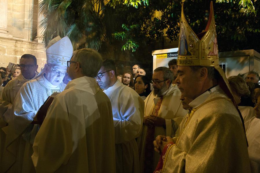 Solemne Vigilia Pascual 2018 en la Catedral de Málaga // M. ZAMORA