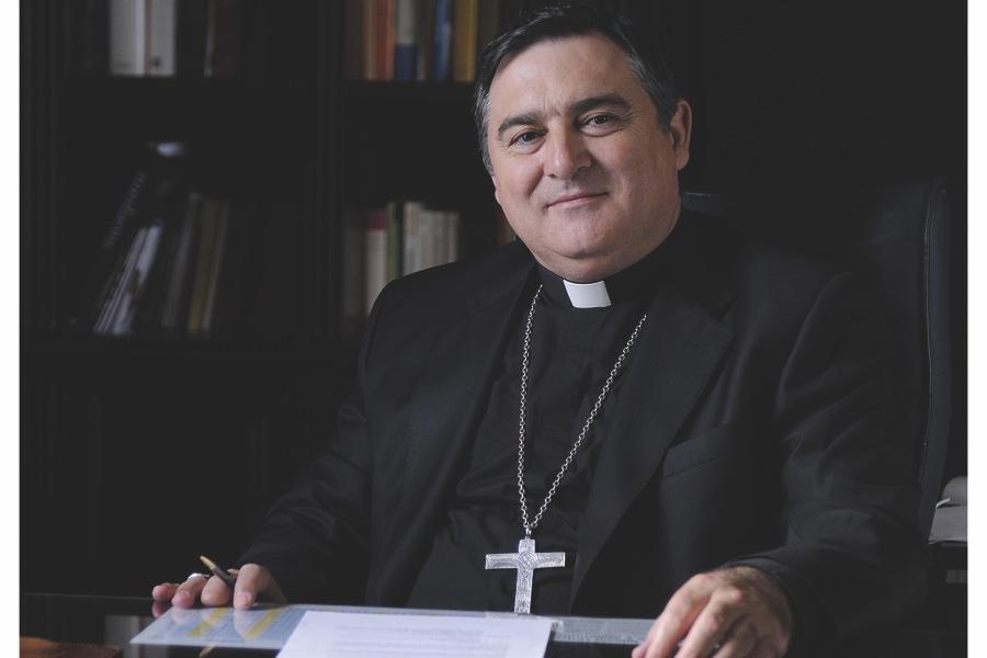 Mons. José Mazuelos: «Ante la ley LGTBI pedimos libertad de educación»