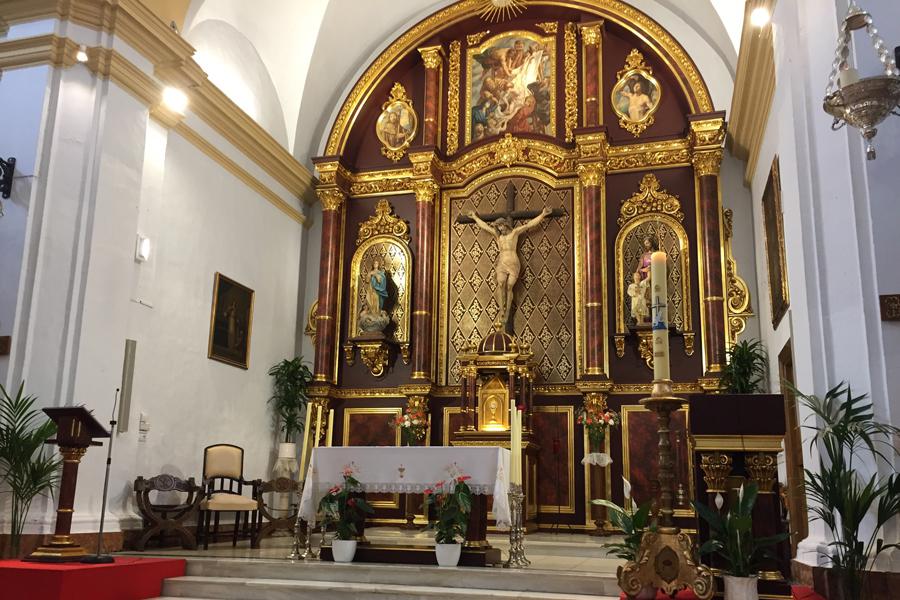 El pueblo de Frigiliana se vuelca con los 17 niños que reciben el sacramento de la Eucaristía