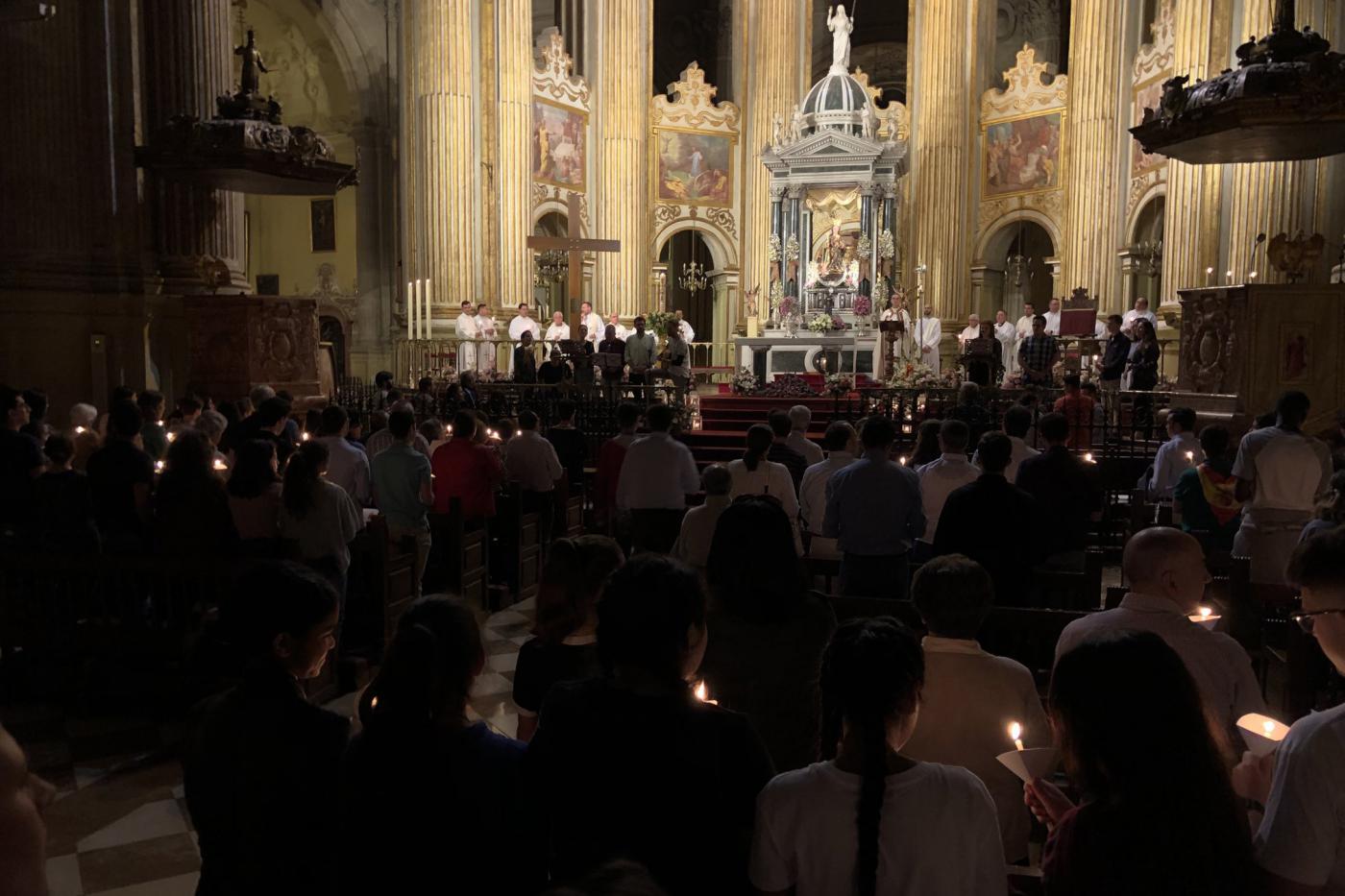 Adoremus en la Catedral. FOTO: @TVcofrade