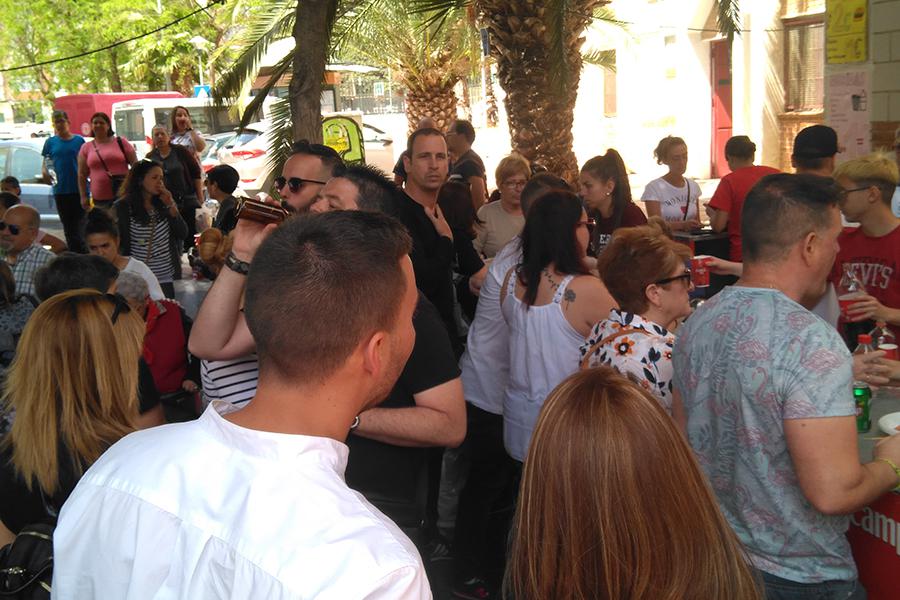 Mercadillo Misionero a favor de Manos Unidas en la parroquia Virgen del Camino, en Málaga