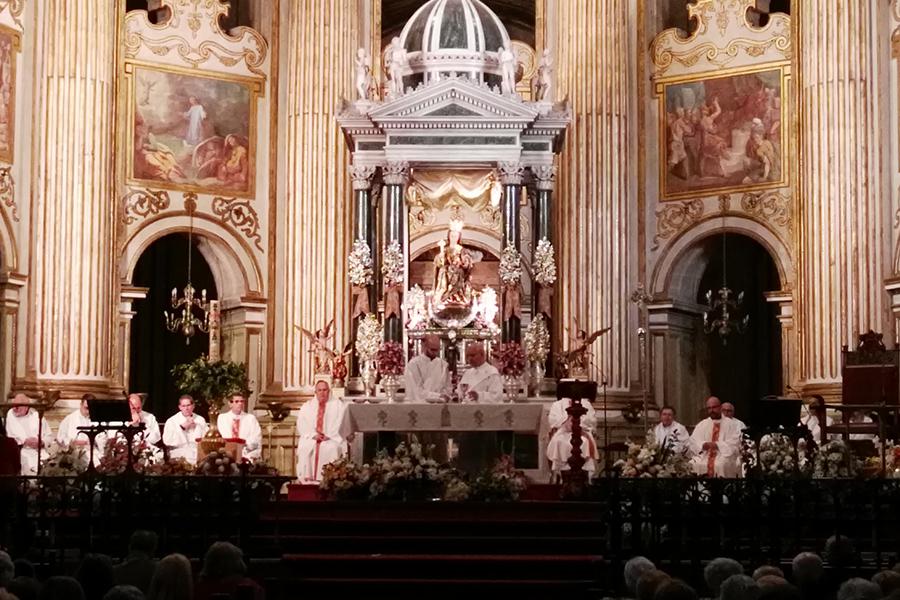 Los arciprestazgos de Los Ángeles y Virgen del Mar peregrinan a la patrona