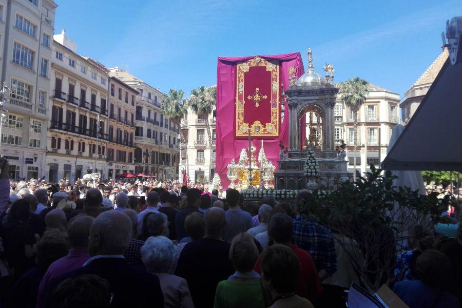 Altar en la Plaza de la Constitución // A. MORENO