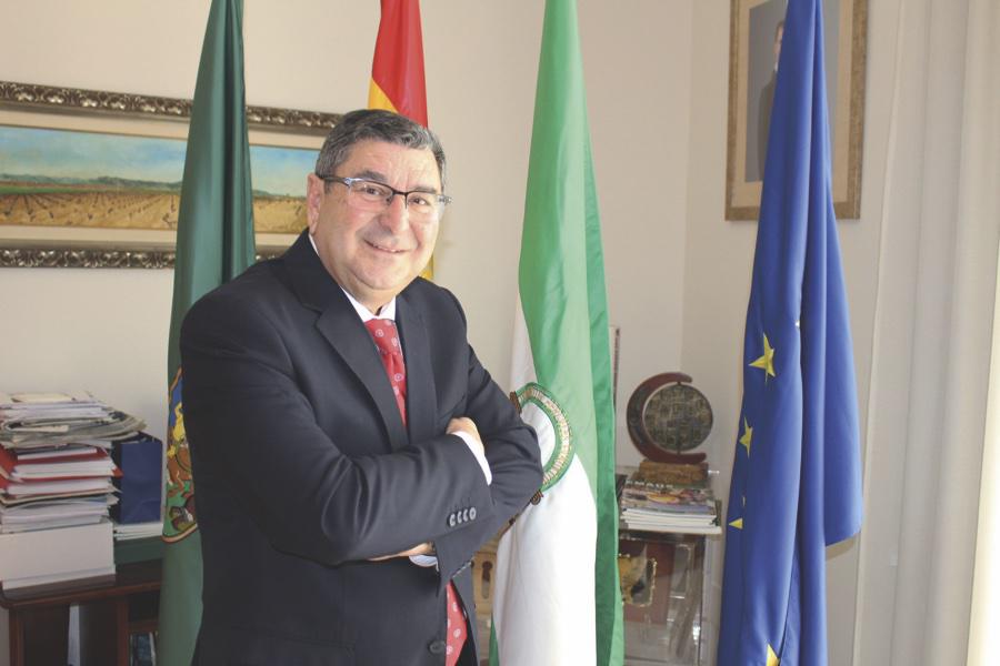 Antonio Moreno: «La Iglesia en Vélez-Málaga hace una gran labor social»