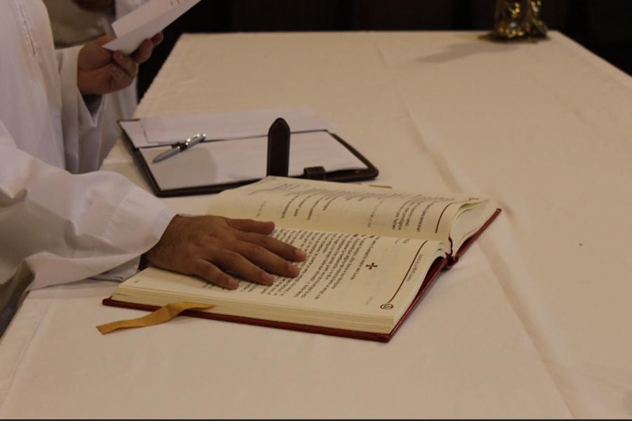  Profesión de fe y firma del celibato y la obediencia al Obispo, acto previo a la ordenación