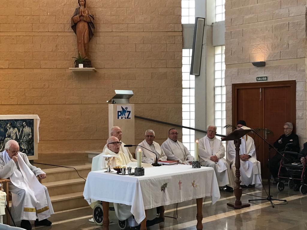 Eucaristía por el 70 aniversario de la ordenación sacerdotal de D.Amalio Horrillo, en el Centro Gerontológico Buen Samaritano