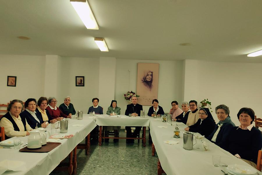 Participantes en el retiro de la CONFER celebrado en Adviento 2018, presidido por el Obispo, Don Jesús Catalá