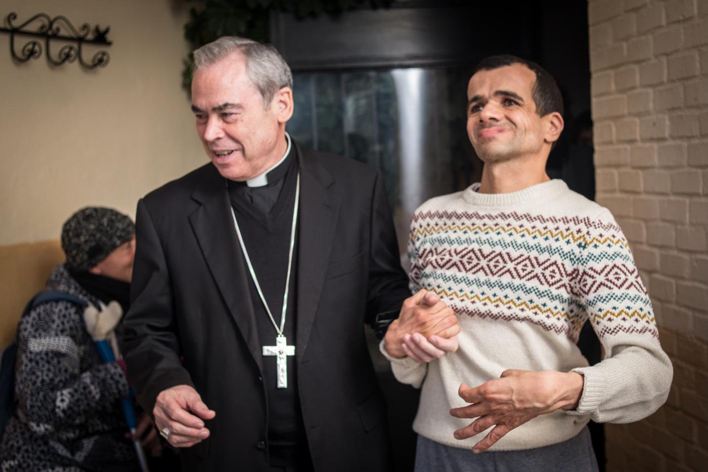 Visita de D. Jesús Catalá al Cottolengo de Málaga 