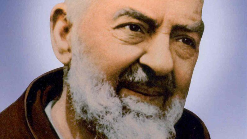 La parroquia del Calvario acoge la presentación de un libro sobre el padre Pío