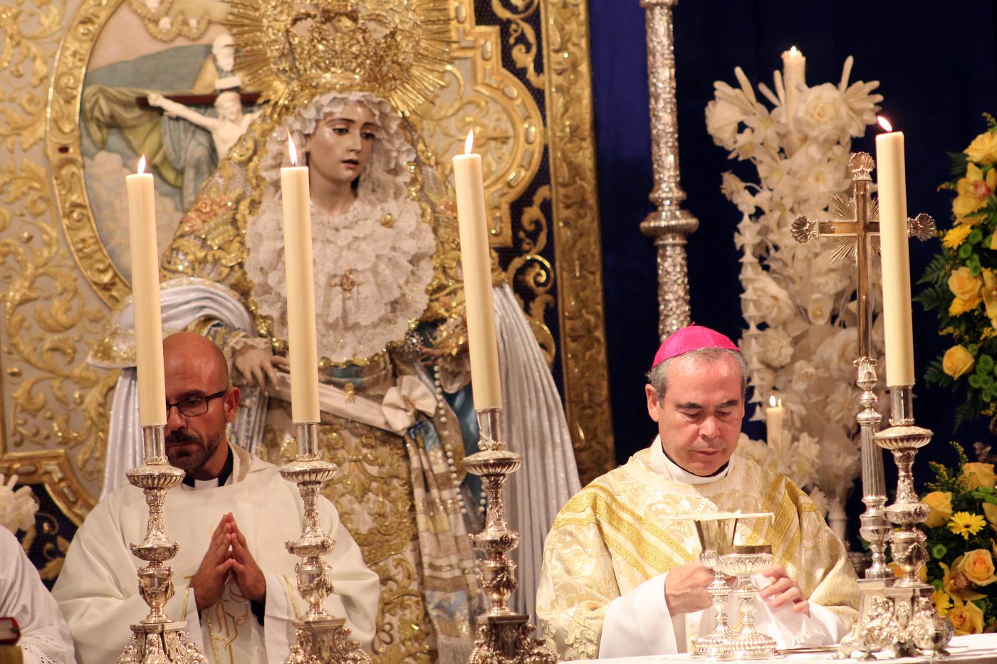 Jesús Catalá: «Aprendemos a vivir de María»