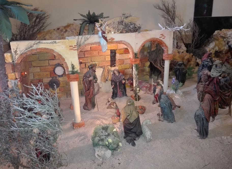 Belén de la parroquia Santa María de la Amargura (Málaga) con una superficie de 13 metros cuadrados y mas de 40 figuras, realizado por José Fuster y José  Cruz