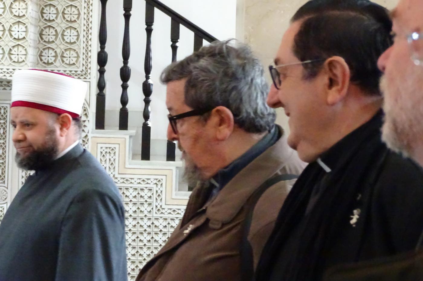Sacerdotes e imanes, en la mezquita de Fuengirola