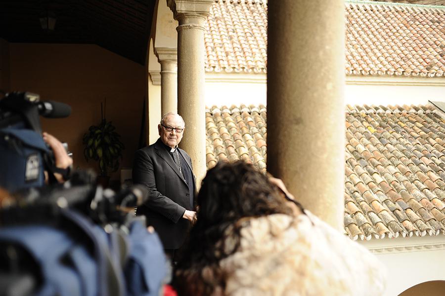 El cardenal Fernando Sebastián, tras la rueda de prensa con motivo de su creación como cardenal por el papa Francisco // S. FENOSA