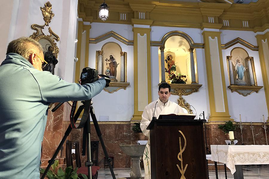 Grabación de "El Vídeo del Seminario" en la parroquia de Alhaurín de la Torre // E. LLAMAS