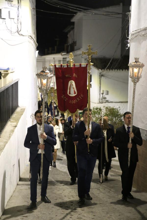 Rosario vespertino con la participación de estandartes de todas las Patronas Marianas de la Diócesis de Málaga, en Algarrobo // Y. MARTÍN