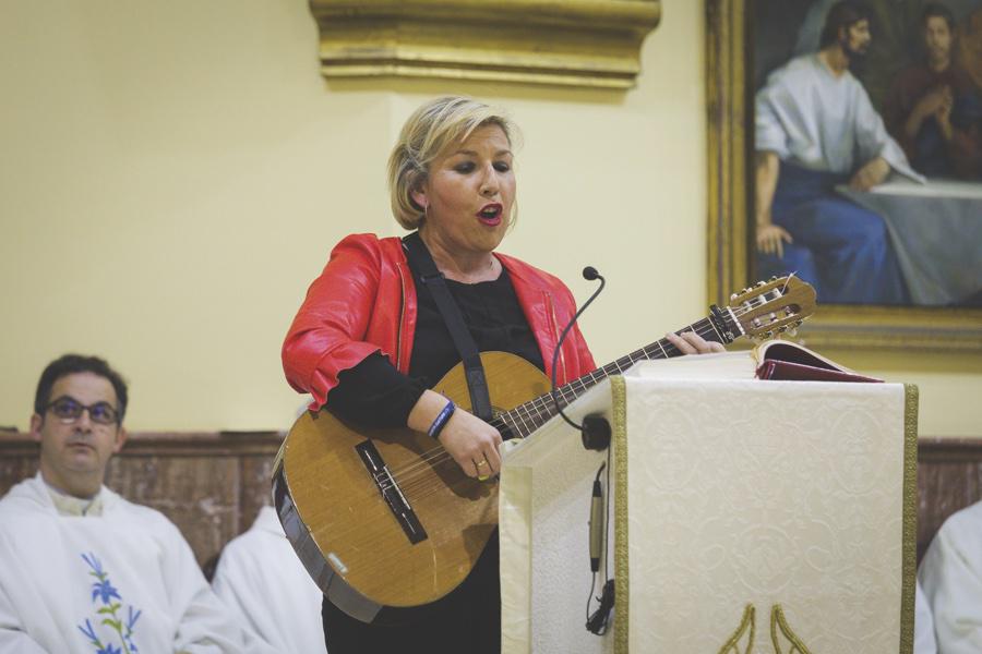 ¿Sabías que es importante que haya una persona que dirija el canto en las celebraciones?