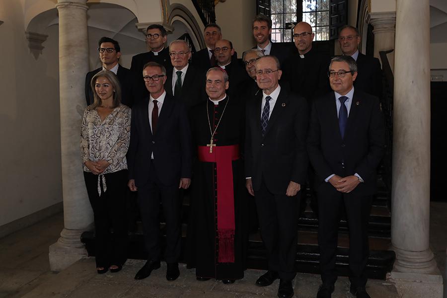 Autoridades y patrocinadores en la inauguración de la exposición “Pedro de Mena. Granatensis malacae” // S. FENOSA