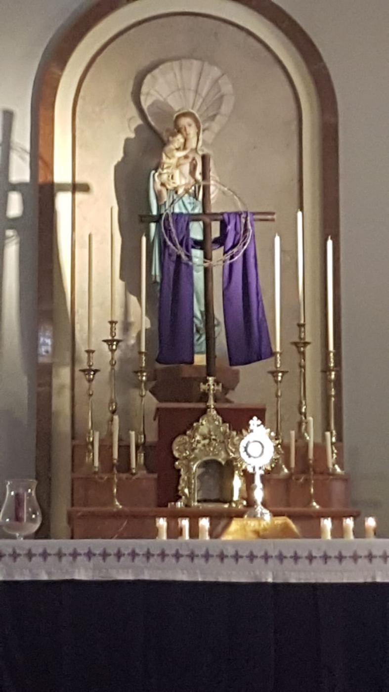 Exposición del Santísimo en parroquia Ntra. Sra. del Rosario, en Cortes de la Frontera