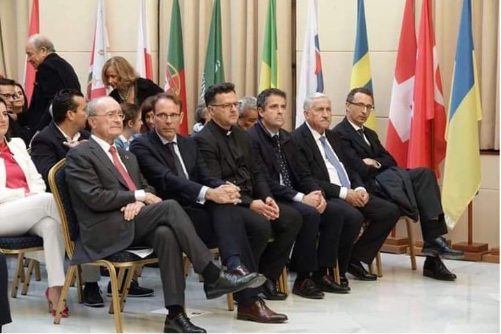 El alcalde, Francisco de la Torre, el director de Cope Málaga, Justo Fuentes y el delegado de Medios de Comunicación de la Diócesis, Rafael Pérez, entre otras autoridades
