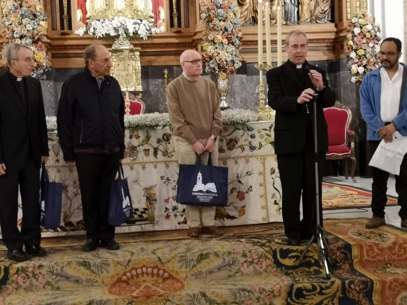 Sacerdotes homenajeados en la peregrinación del clero a Montilla, con motivo de sus bodas de oro y plata sacerdotales 