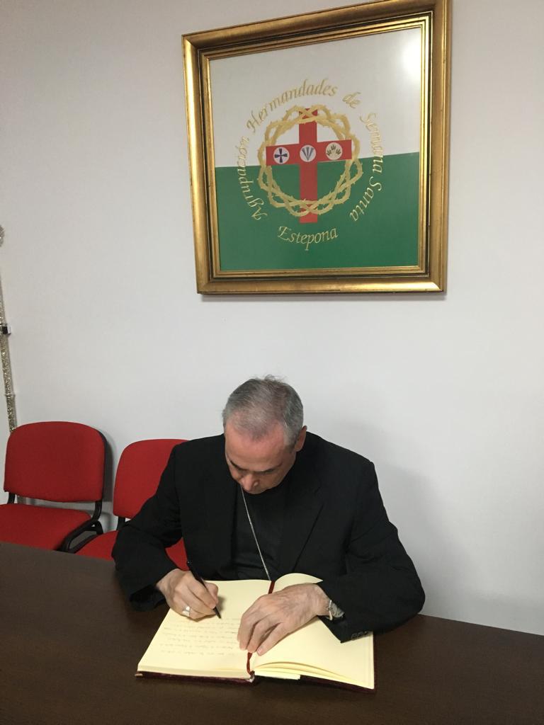 Vista Pastoral a la parroquia Santa María de los Remedios en Estepona