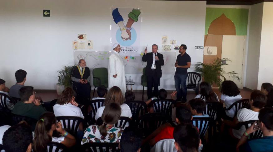 El Obispo y el imán de Fuengirola se encuentran con niños cristianos y musulmanes en el II Campamento Interreligioso de Verano