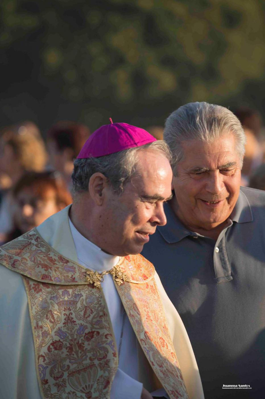 Don Jesús Catalá, junto al diácono José Fernández, en los cultos a la Virgen del Carmen de Marbella, el 16 de julio de 2019