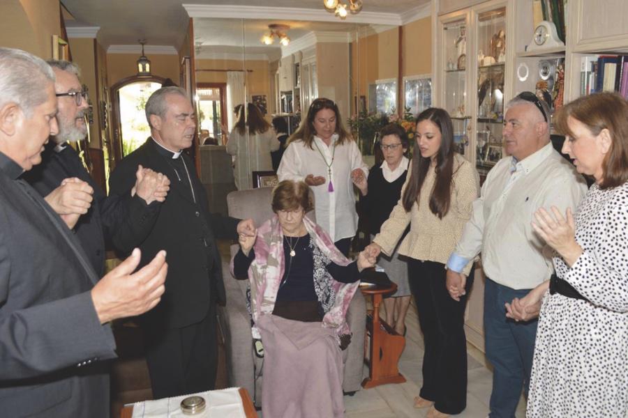 El Obispo de Málaga, cerca de los enfermos