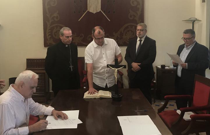 Juramento y profesión de fe de tres nuevos diáconos permanentes