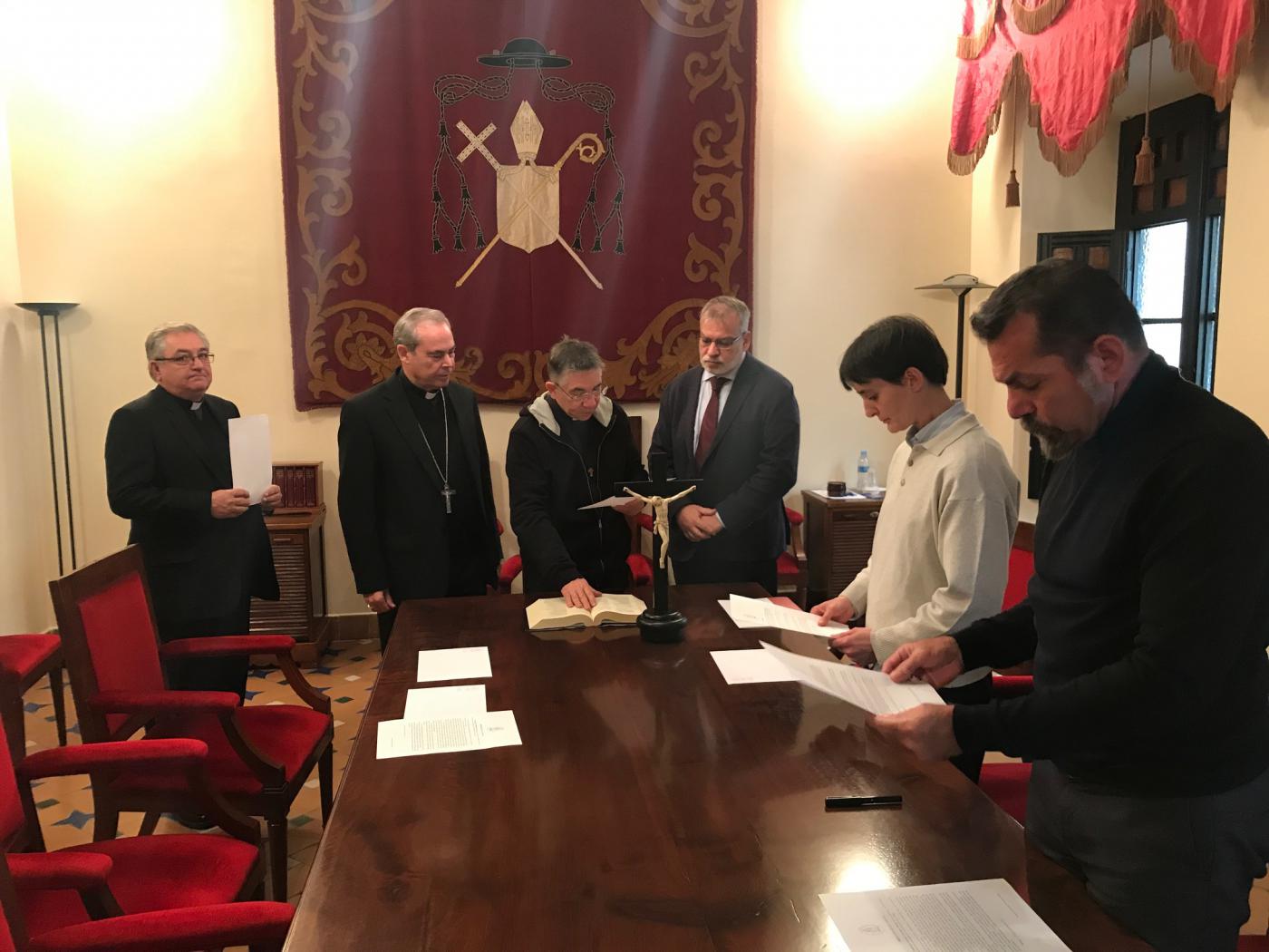 El Tribunal diocesano para la beatificación de María Isabel González del Valle realiza su juramento y profesión de fe