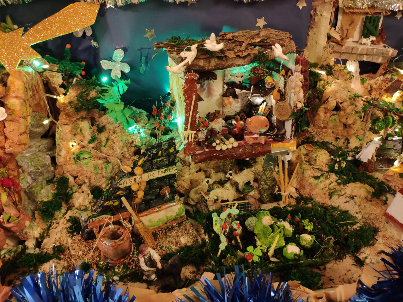 Belén construido con objetos reciclados, de Ángeles Gómez