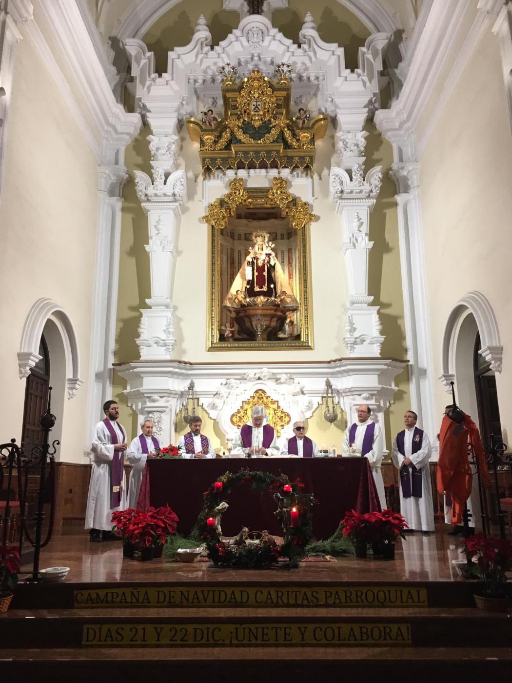 Eucaristía de acogida de la Cruz de Lampedusa en la parroquia del Carmen, en El Perchel // V. FLORES